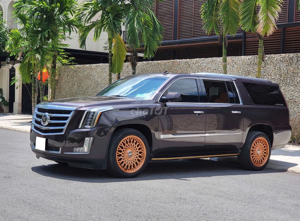 Cần bán hoặc đổi xe Cadillac Escalade Model 2015.