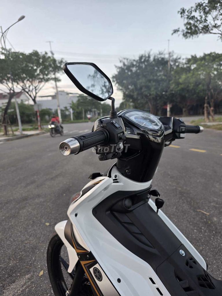 Yamaha Exciter 1S94 2010 Trắng đen vàng. Mua bán Xe máy tại Quận Cẩm Lệ Đà Nẵng được đăng bởi Ngạo Thiên hình 8