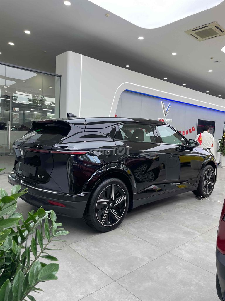 VinFast VF7 2025 xe sẵn, lãi suất từ 4.8%/3năm. Mua bán Ô tô tại Quận 12 Tp Hồ Chí Minh được đăng bởi Vinfast Phan Trọng Tuệ Q12 hình 4