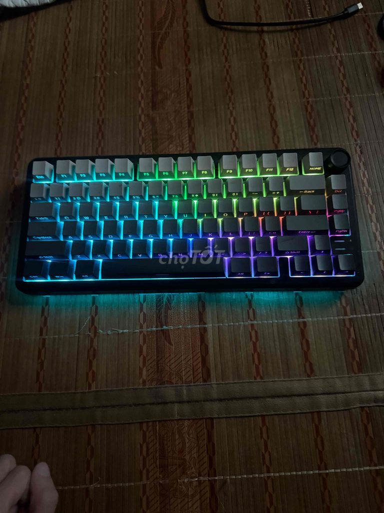 Bàn phím cơ Đen RGB. Mua bán Phụ kiện (Màn hình, Chuột...) tại Thành phố Hải Dương Hải Dương được đăng bởi Bánh Đậu Xanh hình 1