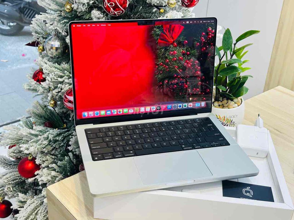 MacBook Pro 2024 14" M3 Silver Fullbox