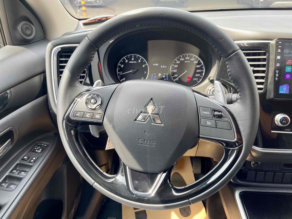 Outlander 2020 2.0 CVT - 22000km chủ đi ít giữ kỹ. Mua bán Ô tô tại Quận 8 Tp Hồ Chí Minh được đăng bởi Trường Nguyễn Chợ Tốt Xe Official Mall hình 18