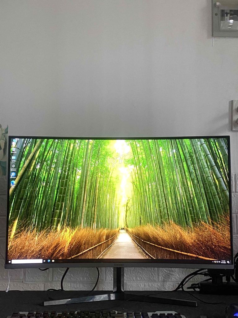 Màn hình Samsung 32 inch 2k cong 144Hz. Mua bán Phụ kiện (Màn hình, Chuột...) tại Thành phố Đà Lạt Lâm Đồng được đăng bởi MAI BINH hình 1
