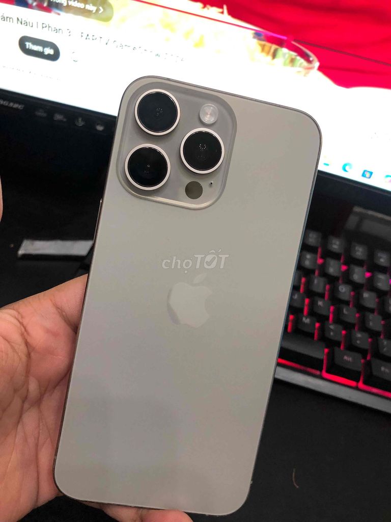 Apple iPhone 15 Pro Max 256GB Xám Nứt nhẹ. Mua bán Điện thoại tại Quận 12 Tp Hồ Chí Minh được đăng bởi TanCao hình 1