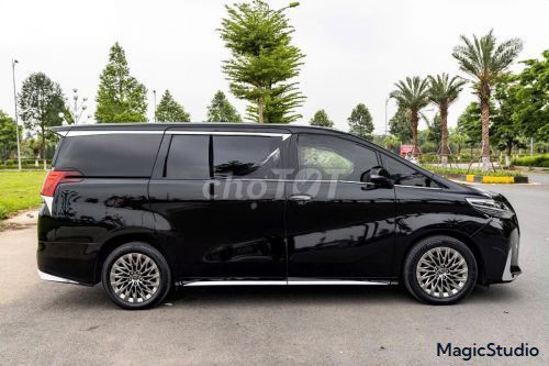 Лексус LM 350 2021 - 3 миллиарда 990 миллионов