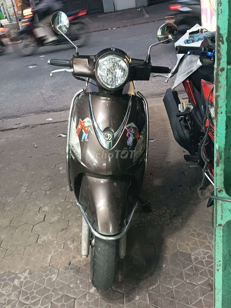 SYM Attila Elizabeth EFI Nâu 125cc. Mua bán Xe máy tại Quận Tân Bình Tp Hồ Chí Minh được đăng bởi Pi Em hình 1