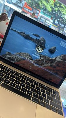 Macbook 2017 i3/8GB/512GB Ngoại Hình Đẹp