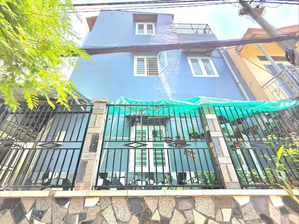 bán nhà 3 tầng - 5,1x10 giá 3,8 tỷ Huỳnh Tấn Phát