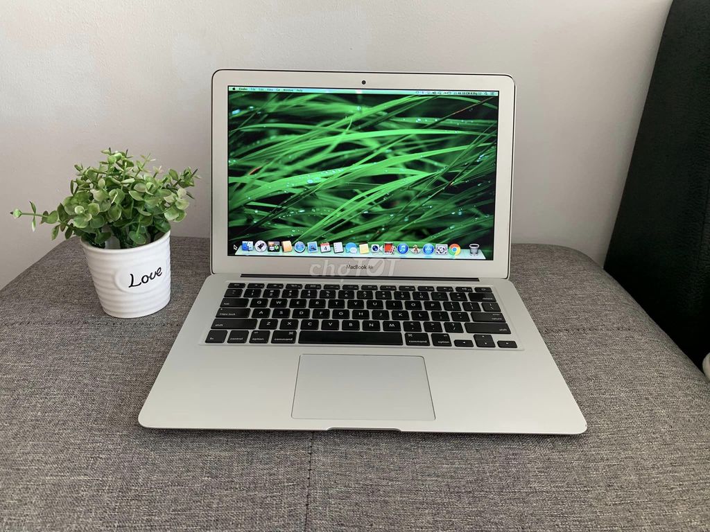 Apple Macbook Air 2017 i5 13inch 8GB/128G/256G Bạc. Mua bán Laptop tại Quận Tân Phú Tp Hồ Chí Minh được đăng bởi MÁY ZIN CHUẨN GIAO TẬN NHÀ hình 1