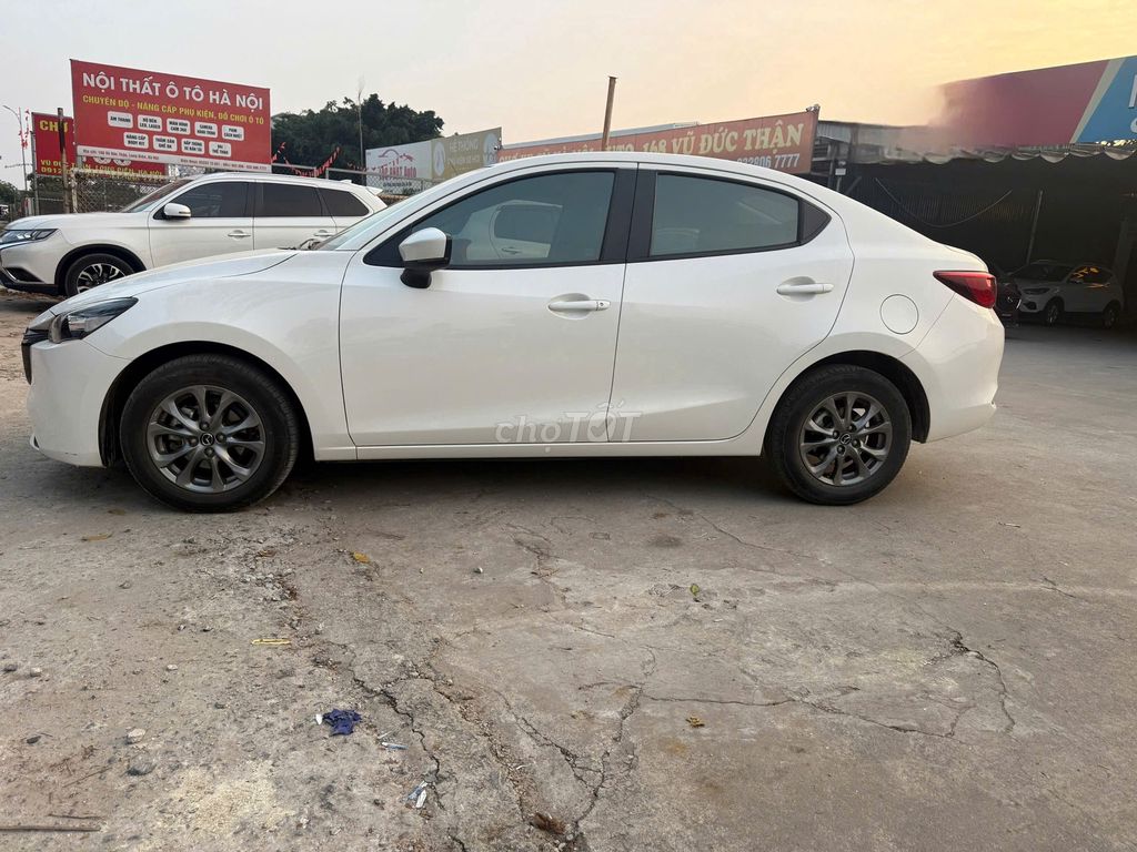 Mazda 2 AT sản xuất 2024, sơn nguyên bản 99%. Mua bán Ô tô tại Quận Long Biên Hà Nội được đăng bởi Long Biên Cars hình 6