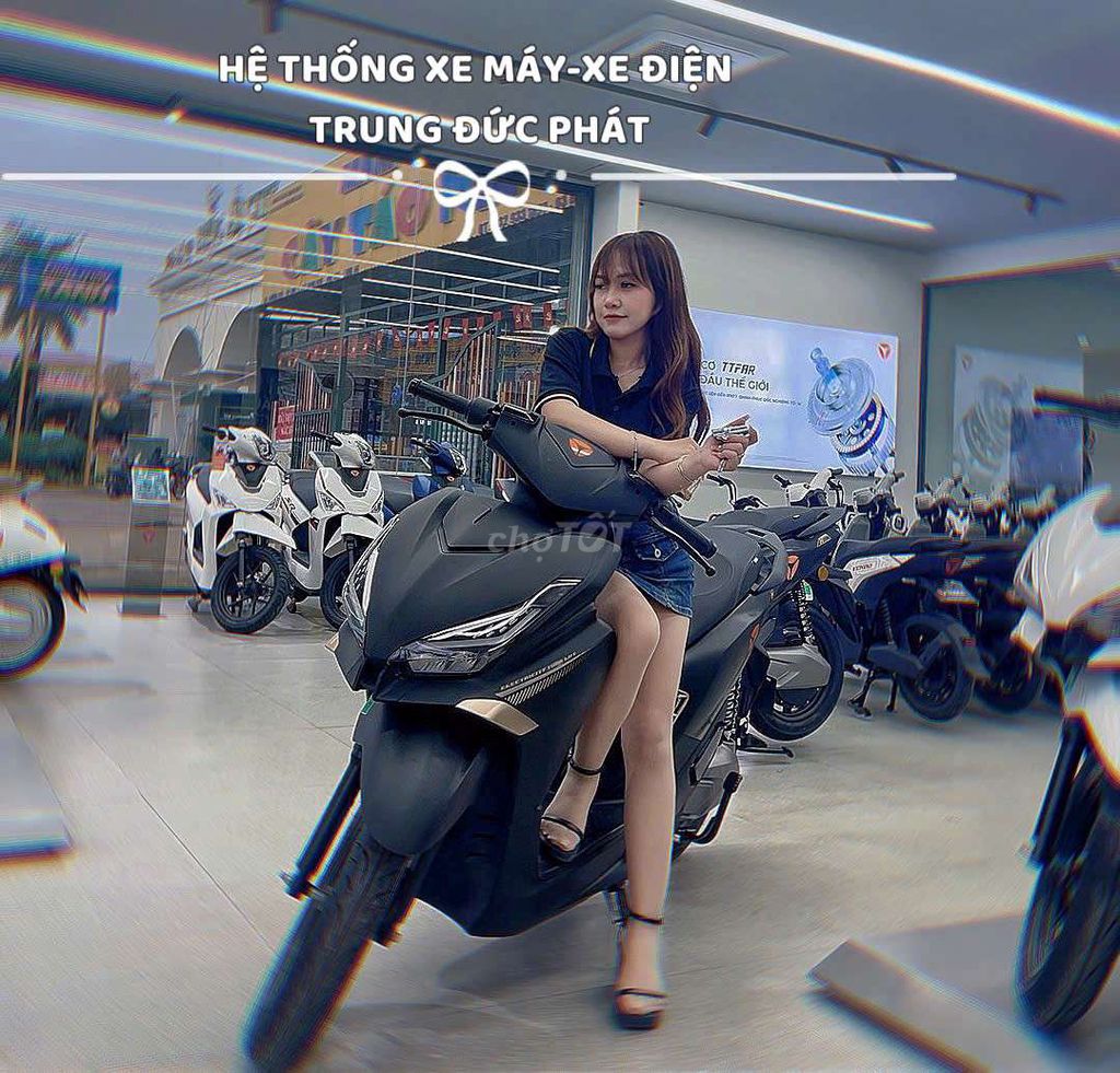 Xe máy điện Yadea Velax màu Đen. Mua bán Xe điện tại Huyện Đức Hòa Long An được đăng bởi Yadea Trung Đức Phát  hình 3