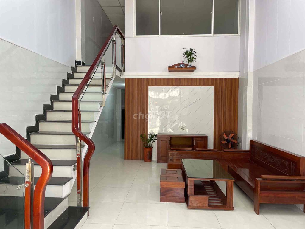 Аренда · 2 комн. · 100 м² · Quận Cẩm Lệ, ул. Đường Tôn Đản