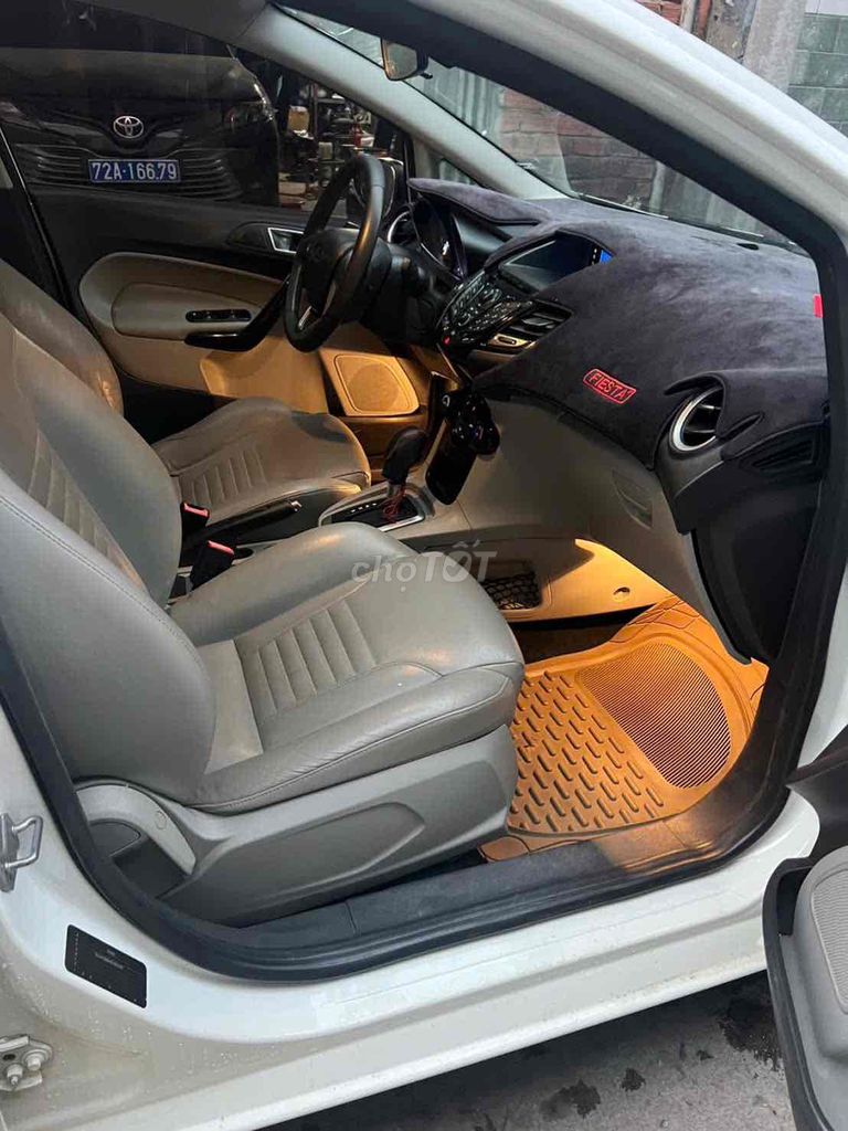 Ford Fiesta 2014 1.5 AT Titanium - 100000 km. Mua bán Ô tô tại Quận 8 Tp Hồ Chí Minh được đăng bởi Sang giau hình 11