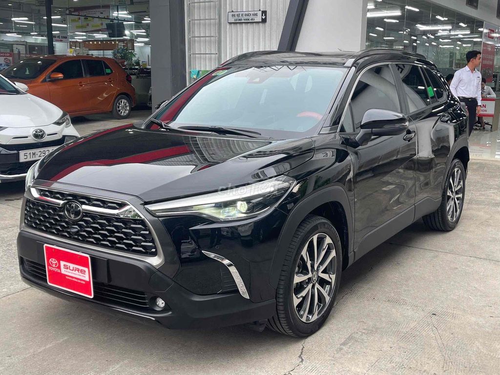 Toyota Corolla Cross 1.8V 2022 — семейный автомобиль от первого владельца
