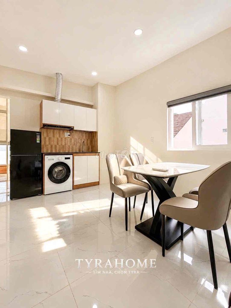 Penthouse 2PN 100m² Bạch Đằng Tân Bình | Ban Công Lớn | Gần Sân Ba