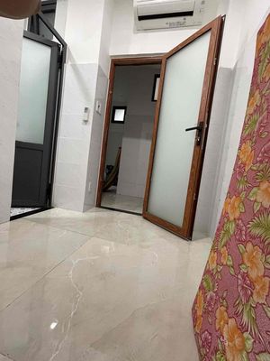 PHÒNG 1 NGƯỜI CÓ MÁY LẠNH. NGAY GIGAMALL
