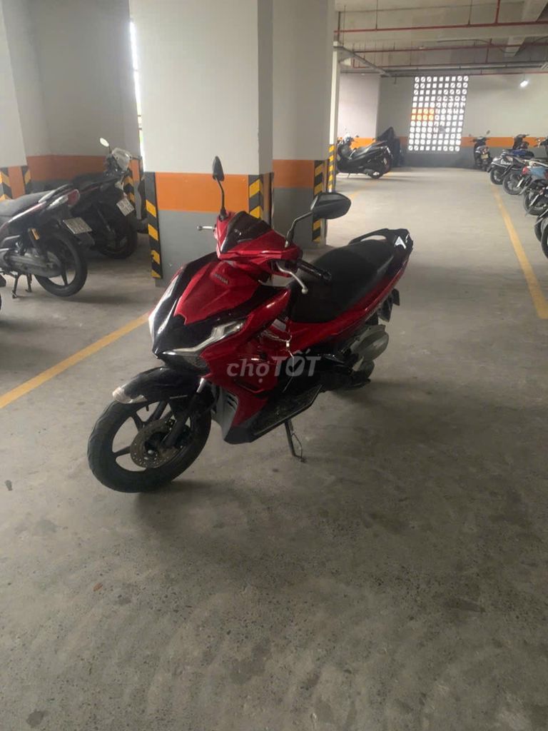 Honda AB 125 2022 Красный
