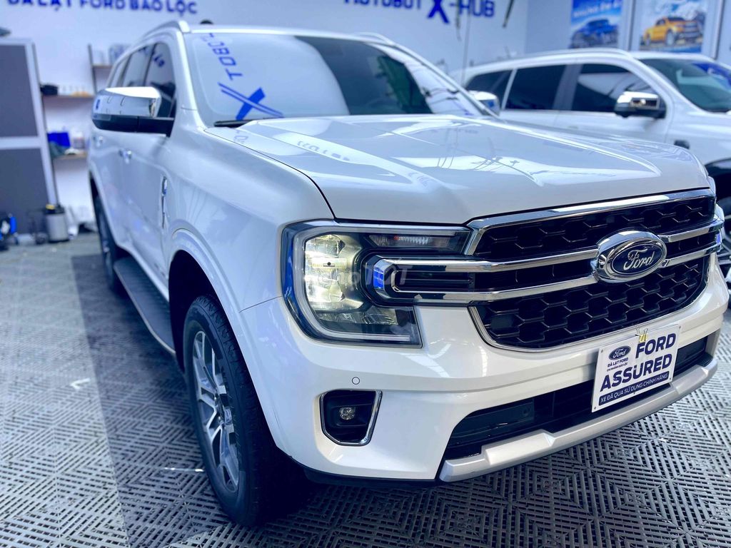 Ford Everest 2022 Titanium 4x2 23666 km. Mua bán Ô tô tại Thành phố Bảo Lộc Lâm Đồng được đăng bởi SƠN AUTO hình 2