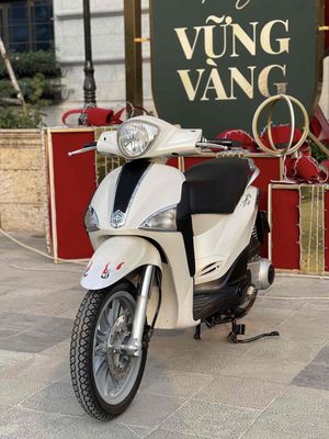 Piaggio Libety 125ie việt nam màu trắng thời trang