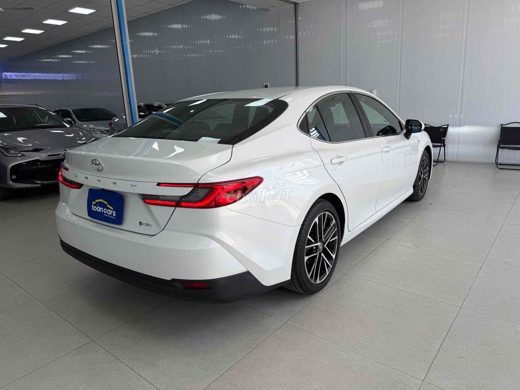 Toyota Camry 2025 2.5HV đi đúng 2000 km. Mua bán Ô tô tại Huyện Bắc Tân Uyên Bình Dương được đăng bởi pham dân hình 7