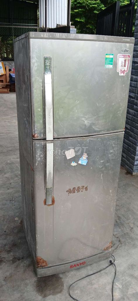 Tủ lạnh Sanyo Xám tiết kiệm điện. Mua bán Tủ lạnh tại Huyện Núi Thành Quảng Nam được đăng bởi Vannhan hình 1