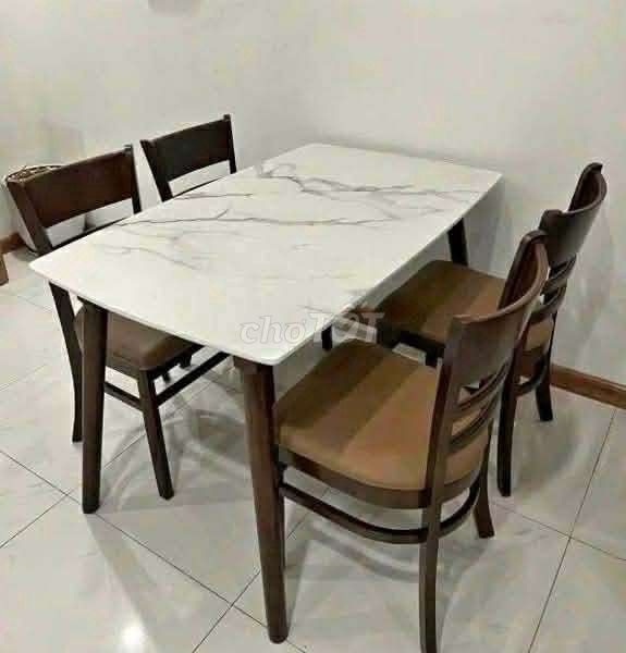 Bộ bàn ăn 1m2 4 ghế. Mua bán Bàn ghế tại Thành phố Dĩ An Bình Dương được đăng bởi Nguyen hoai thương  hình 1