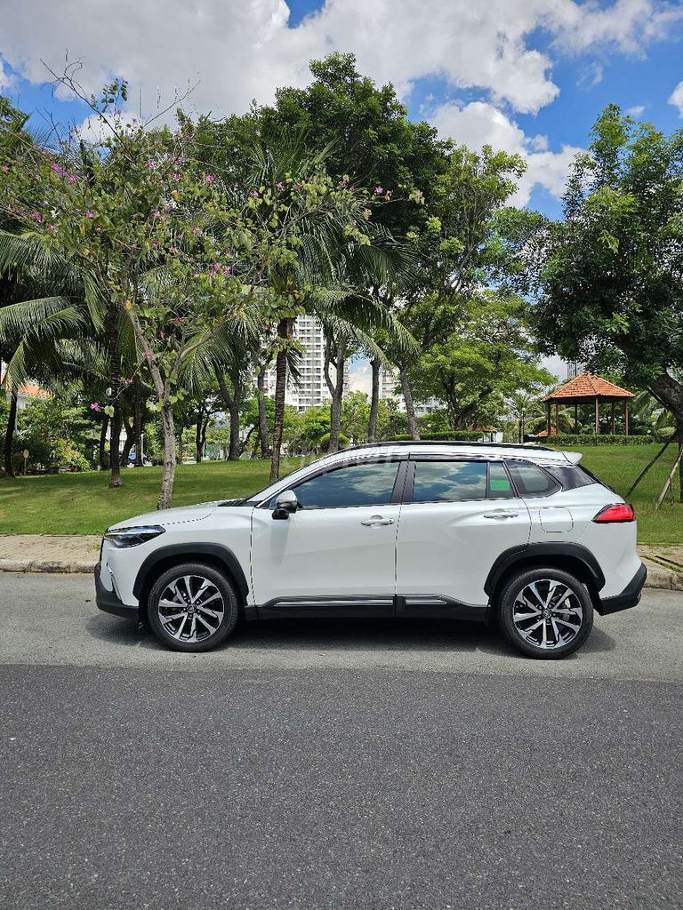 Toyota Corolla Cross 1.8V 2020 Белый
