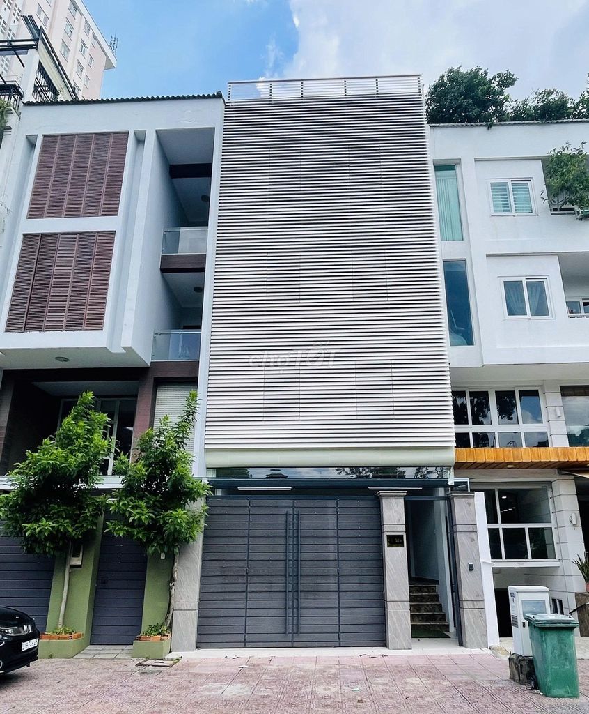 Rent · 8 bd · 110 м² · Quận Tân Bình, ул. Đường Nguyễn Quang Bích