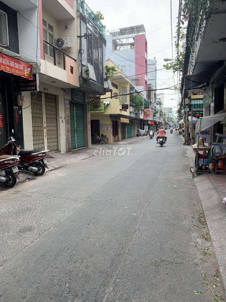 Rent · 2 bd · 40 м² · Quận 11, ул. Đường Lạc Long Quân