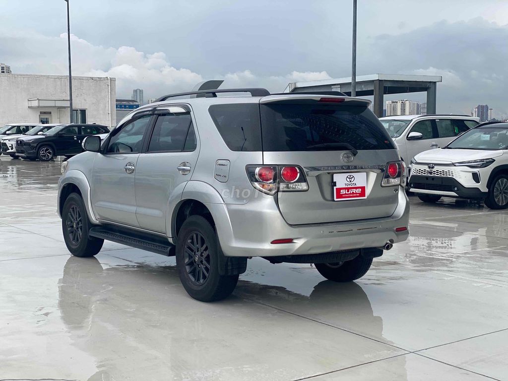 Toyota Fortuner 2.7AT 2016 Серебристый Автомат