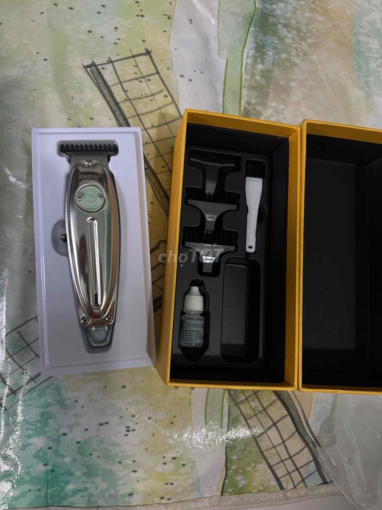 Máy cắt tóc Kemei Bạc. Mua bán Nội thất, đồ gia dụng khác tại Thành phố Bến Tre Bến Tre được đăng bởi MONKEY SHOP hình 1