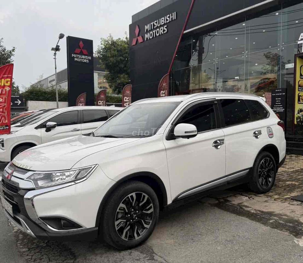 Bán Outlander 2.0L CVT 2020 Xe Đẹp - Giá Siêu Tốt. Mua bán Ô tô tại Quận Tân Phú Tp Hồ Chí Minh được đăng bởi Sinh Xe Cũ Mitsubishi Trường Chinh hình 1
