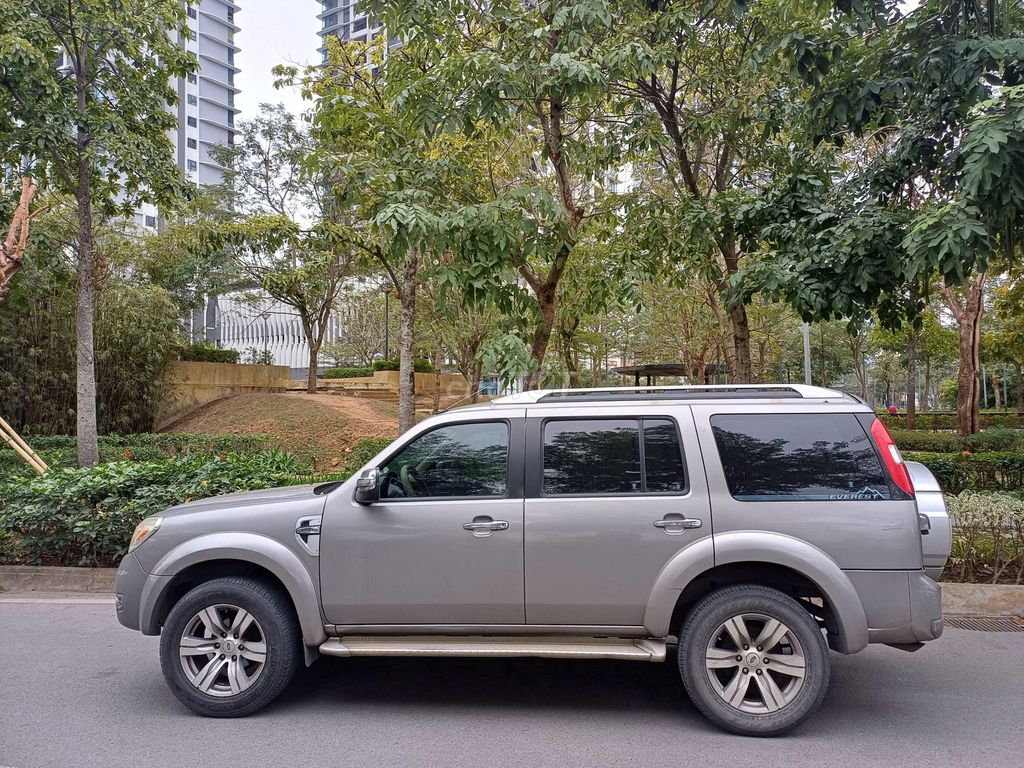 Ford Everest 2010 Limited - Xe gia đình