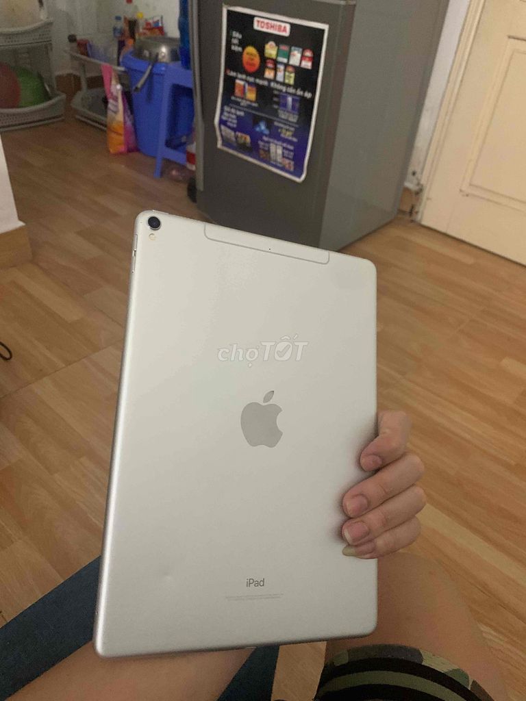 iPad Pro 10.5 inch 256GB 4G Nhật Bản. Mua bán Máy tính bảng tại Quận Bắc Từ Liêm Hà Nội được đăng bởi Võ Viết Đồng hình 1