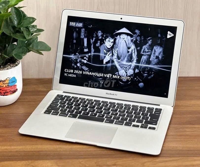 MacBook Air 2015: Core i5 | 8GB | 256GB Giá Rẻ 💻. Mua bán Laptop tại Quận Hải Châu Đà Nẵng được đăng bởi TTCenter 484 NÚI THÀNH hình 1