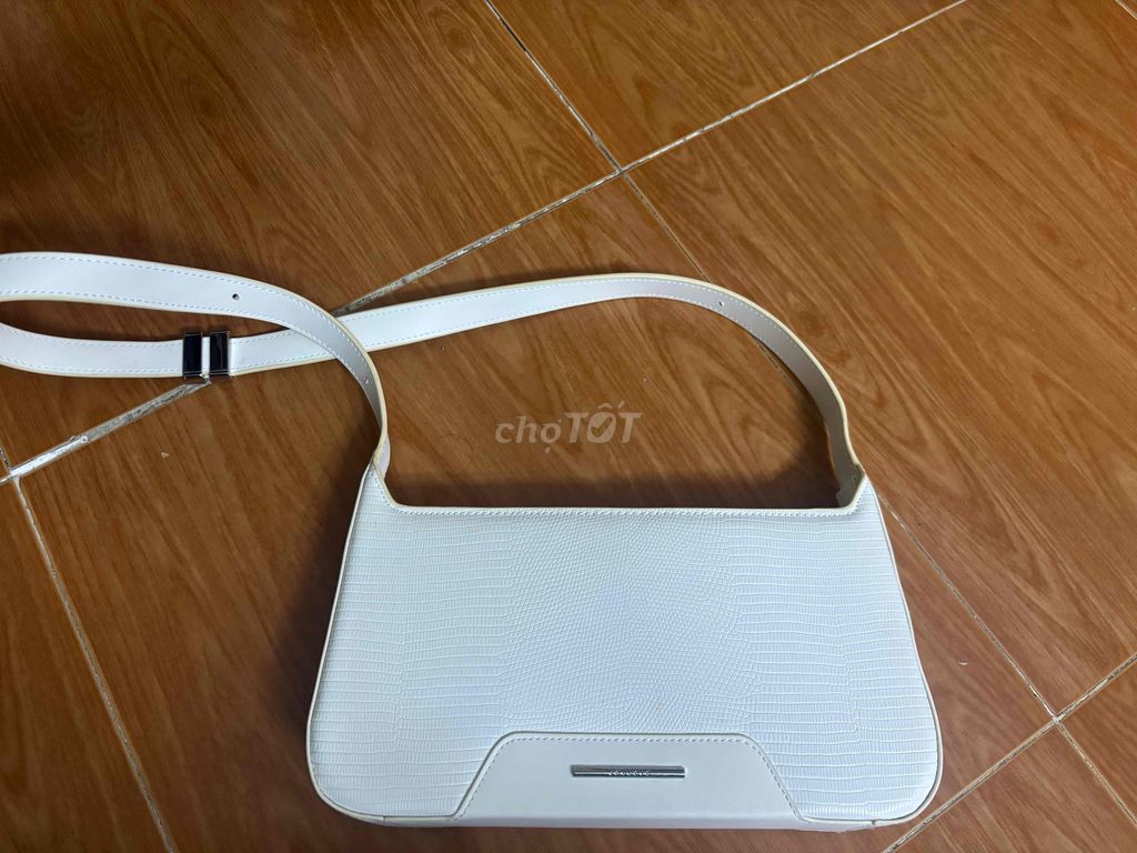 Túi đeo vascara trắng. Mua bán Túi xách tại Quận 4 Tp Hồ Chí Minh được đăng bởi Phuong Mai hình 1