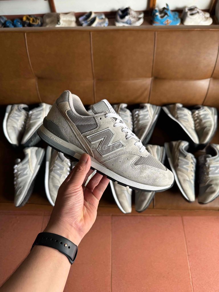 Giày thể thao New Balance NB996 Xám 39-45. Mua bán Giày dép tại Thành phố Pleiku Gia Lai được đăng bởi Giày Chính Hãng  hình 1