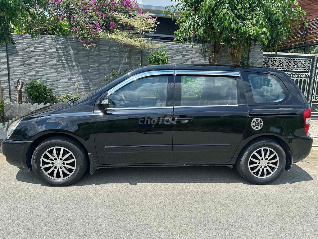 Kia Carnival 2010 - 155 km đời 2010 fom mới xe đẹp. Mua bán Ô tô tại Quận 8 Tp Hồ Chí Minh được đăng bởi Nguyễn Văn Tâm hình 3