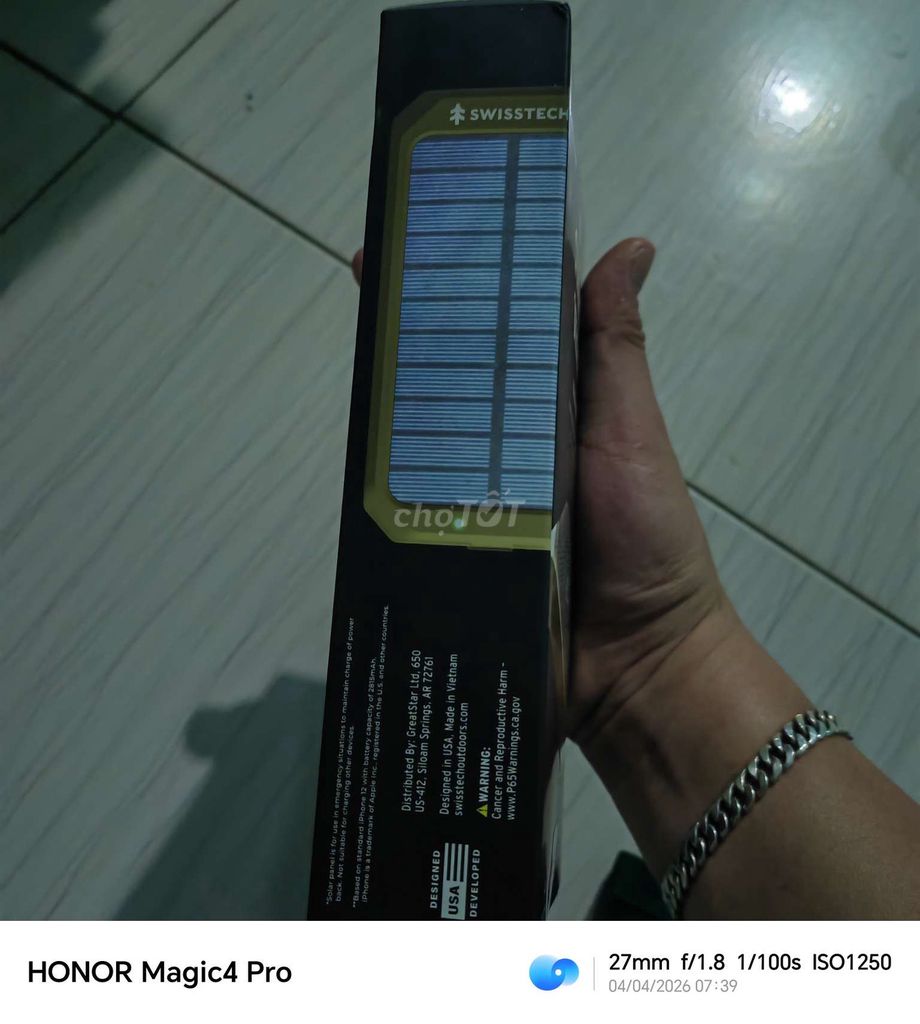 Sạc dự phòng SWISS TECH 20000 mAh. Mua bán Phụ kiện (Màn hình, Chuột...) tại Huyện Tiên Du Bắc Ninh được đăng bởi Phong hình 1