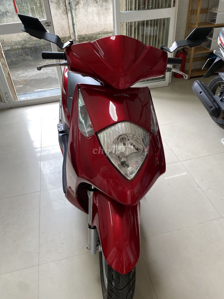 Honda Dylan 150, скутер, красный