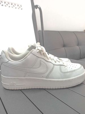 Giày thể thao Air Force 1 size 42 mới trên 90%