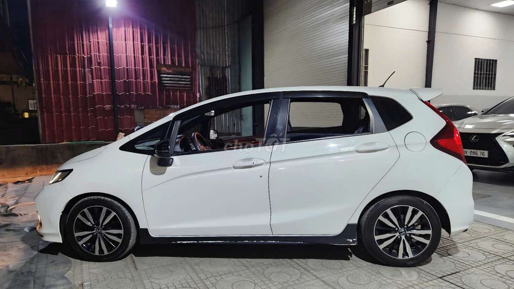Honda Jazz 2018 RS 38.000 km. Mua bán Ô tô tại Thành phố Biên Hòa Đồng Nai được đăng bởi Quốc việt  hình 3