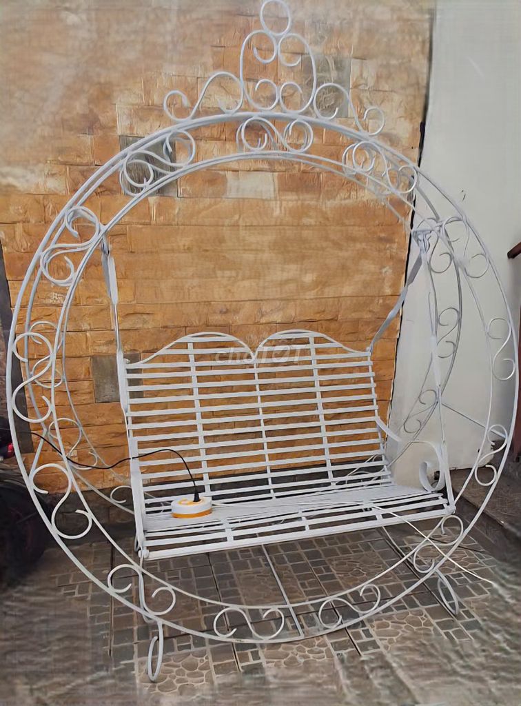 Ghế xích đu Sắt Trắng 1.5m. Mua bán Bàn ghế tại Thành phố Thủ Đức Tp Hồ Chí Minh được đăng bởi Trang hình 1