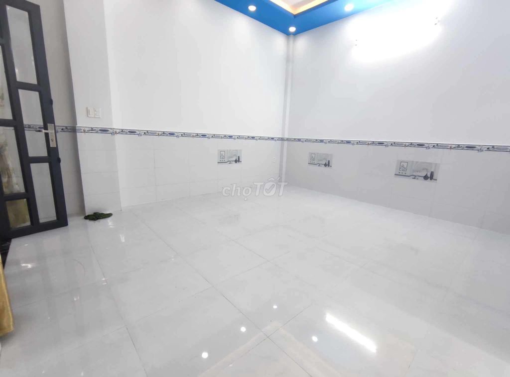 NHÀ ĐÔNG THẠNH GẦN LÊ VĂN KHƯƠNG HIỆP THÀNH 40M2 C4 MỚI TINH NHÔ 2 T