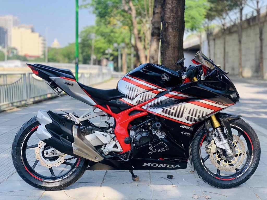 Honda CBR 250RR rất mới leng keng xe lướt nguyên. Mua bán Xe máy tại Quận Nam Từ Liêm Hà Nội được đăng bởi Tong motor xe may hình 2