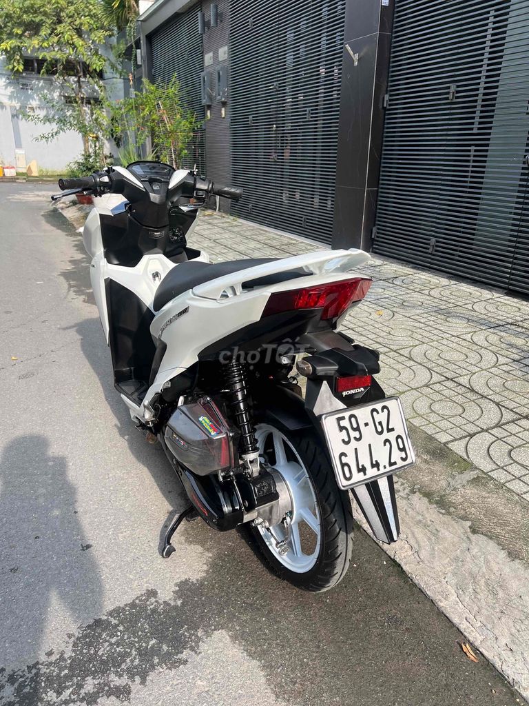 VARIO KIỂNG BSTP TRẮNG ĐEN. Mua bán Xe máy tại Quận Gò Vấp Tp Hồ Chí Minh được đăng bởi Nguyễn Cường hình 4