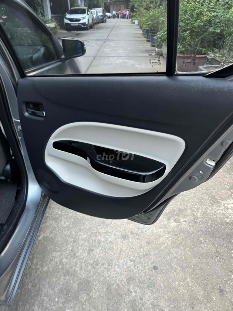 Mitsubishi Attrage 2016 - số tự động rộng rãi. Mua bán Ô tô tại Quận Nam Từ Liêm Hà Nội được đăng bởi phạm phương nga hình 10