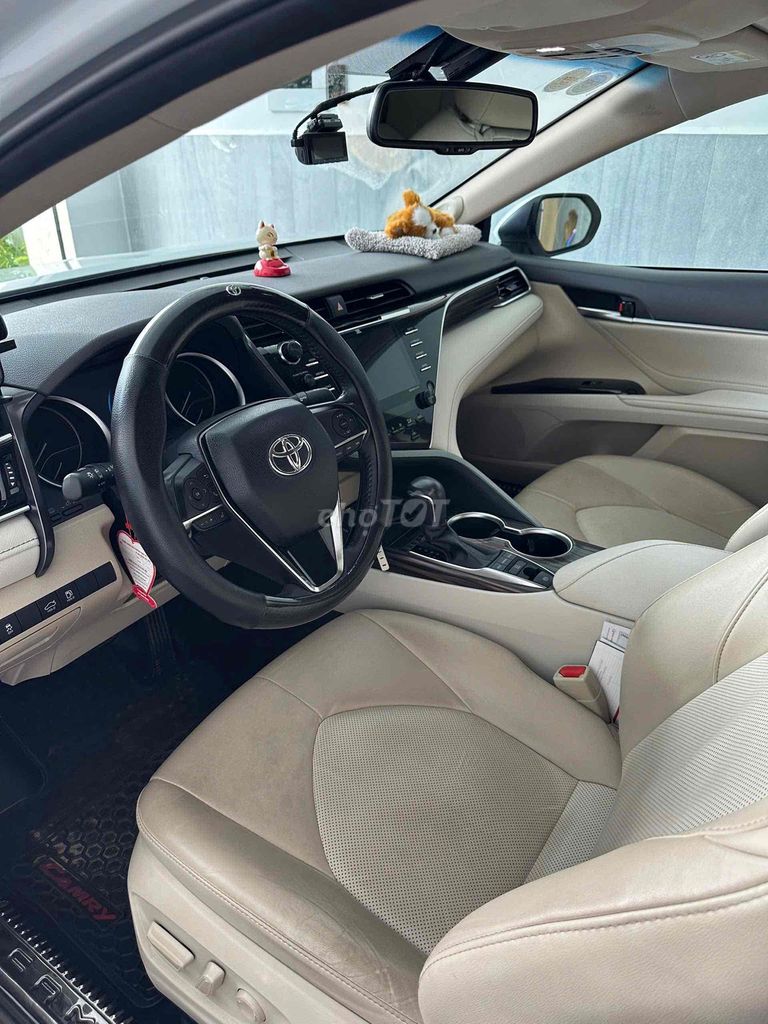 Toyota Camry 2020 2.5Q - 34000 km- 320Tr Trả Trươc. Mua bán Ô tô tại Quận Ninh Kiều Cần Thơ được đăng bởi Thái Thanh hình 2