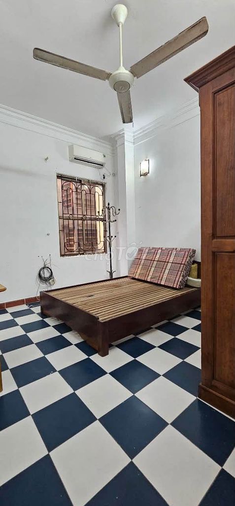 Cho thuê nhà ngõ Văn Hương, Đống Đa, full nội thất