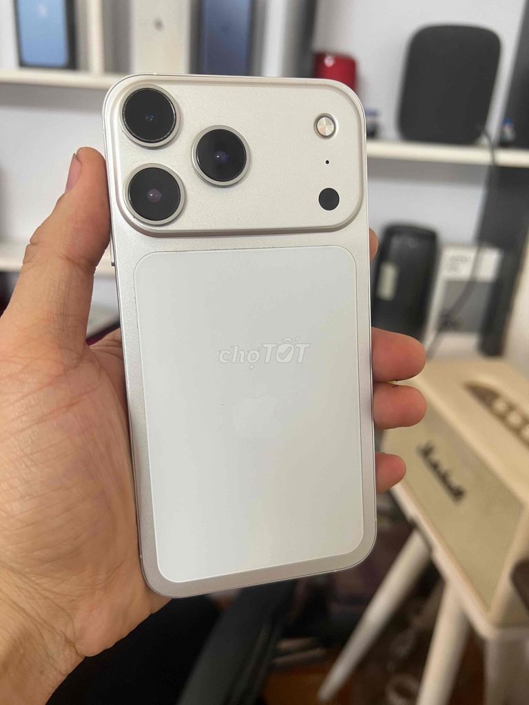 Apple iPhone XR độ 17 Pro Bạc. Mua bán Điện thoại tại Thành phố Thủ Đức Tp Hồ Chí Minh được đăng bởi Phụng Phạm hình 1